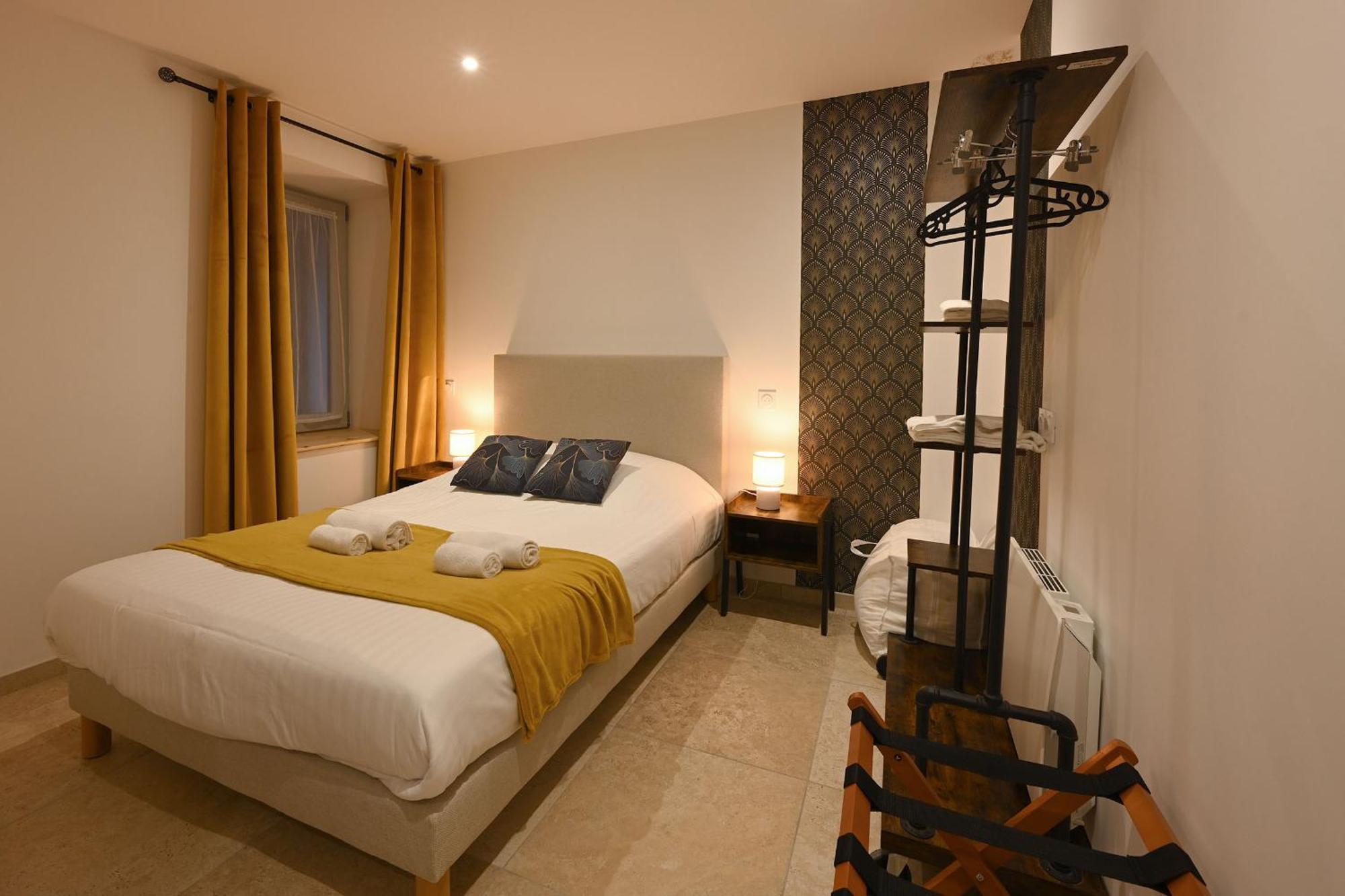 Poncin Hotel De La Croisee מראה חיצוני תמונה