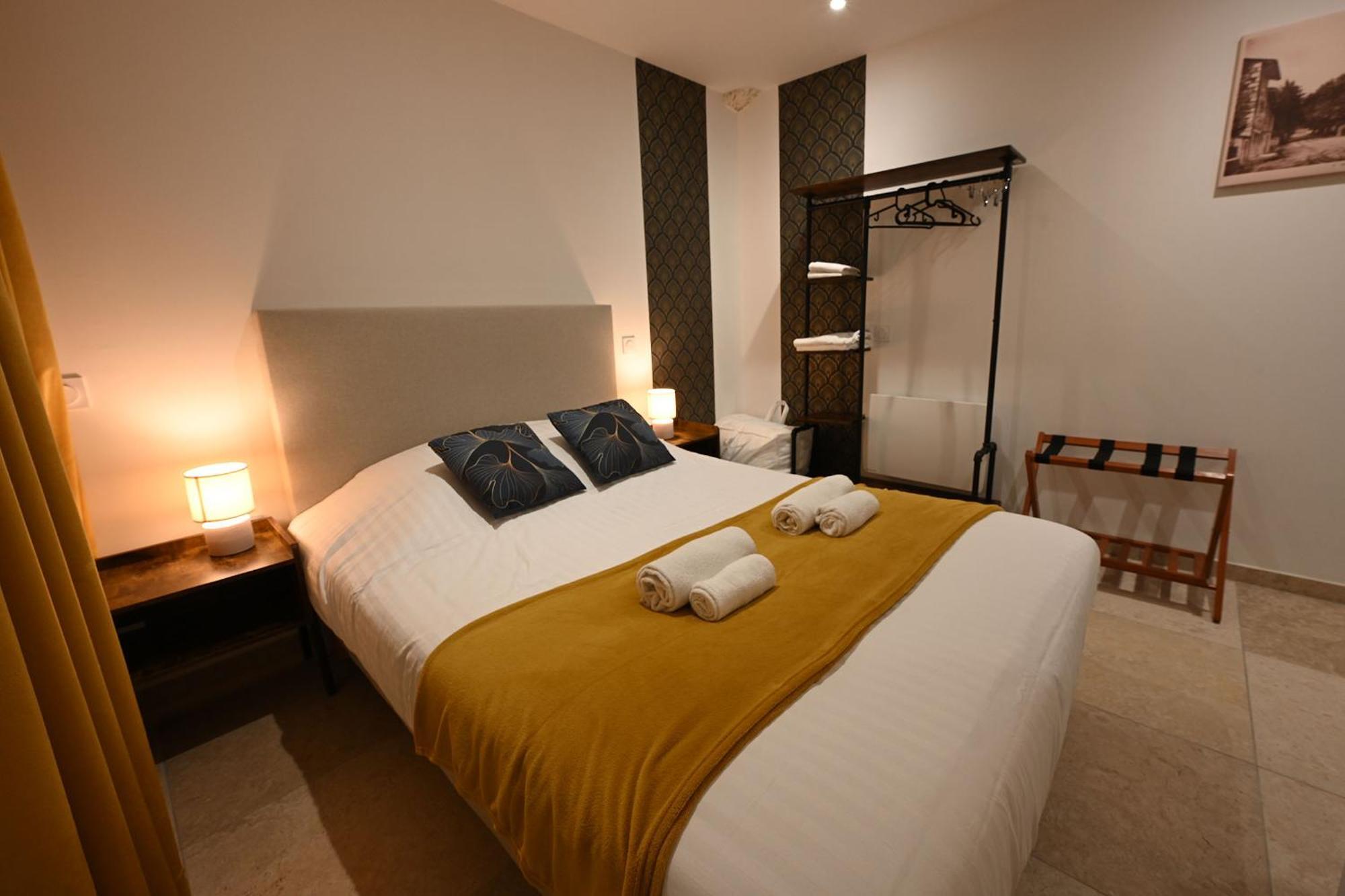 Poncin Hotel De La Croisee מראה חיצוני תמונה
