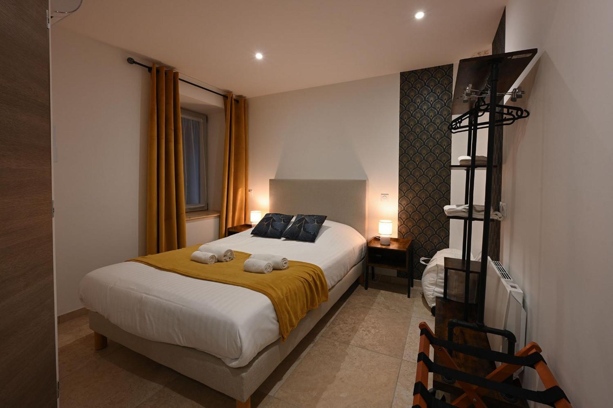 Poncin Hotel De La Croisee מראה חיצוני תמונה